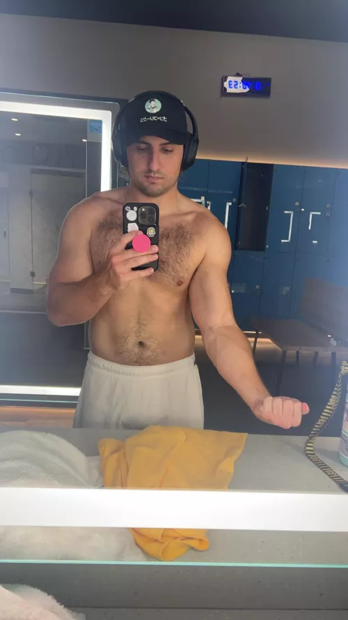 I like how veiny my forearms are 