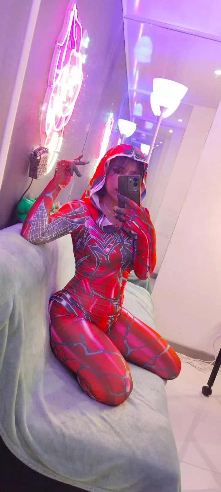 [lina_bedoya] Young spider woman! loves to fuck her throat with big cocks!