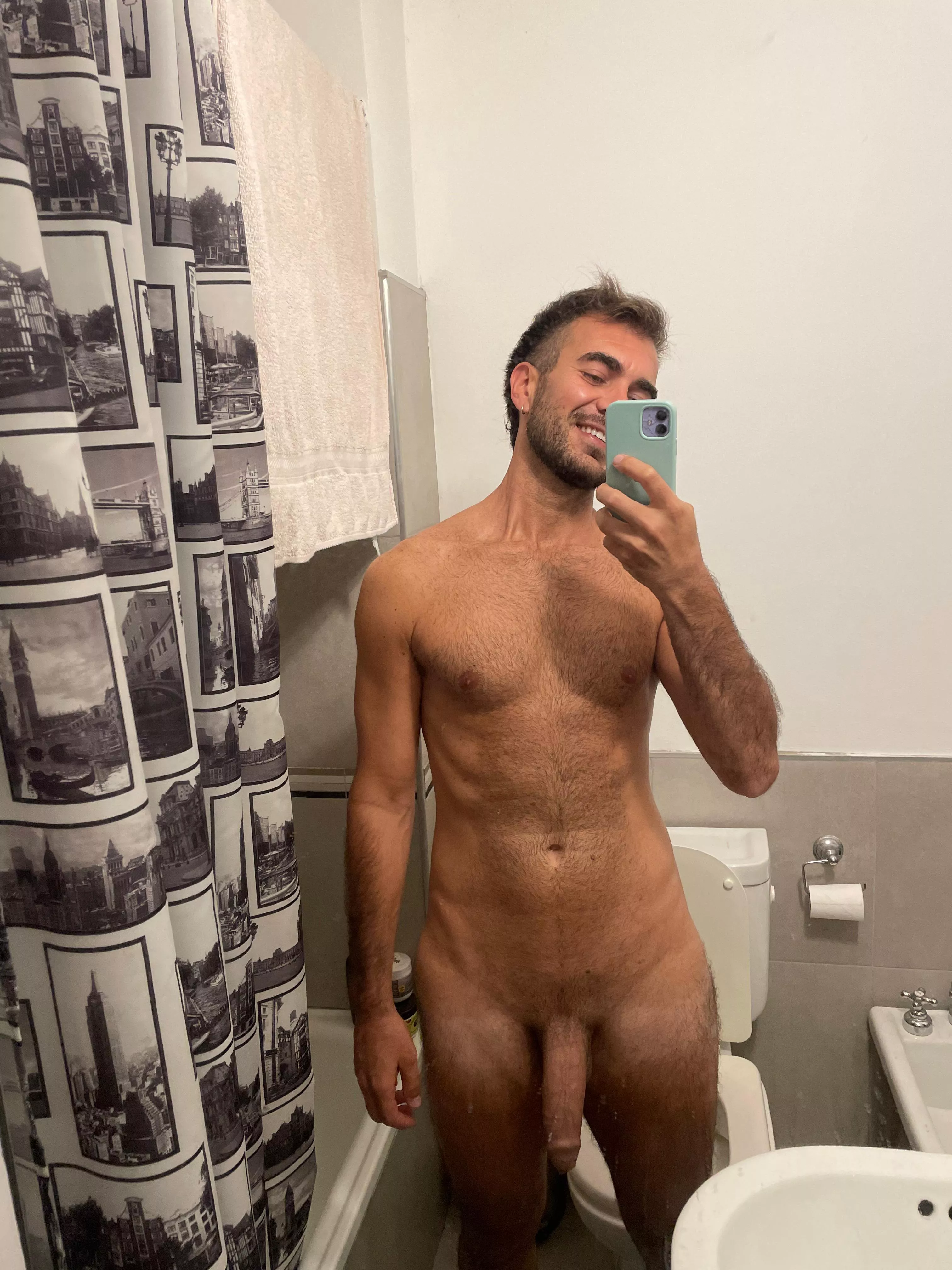    Look how big my forearm🤭 Miren que grande mi antebrazo🤭