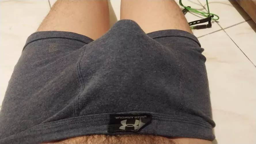 looking for bros to compare bulges with aha hmu