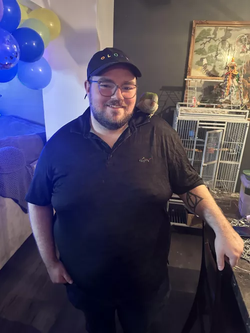 Me and my friend, saw you across the bar 👀🦜