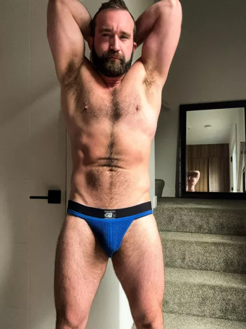 Nothing makes my cock harder & make me cum faster than a man sniffing my musk & licking my pits 