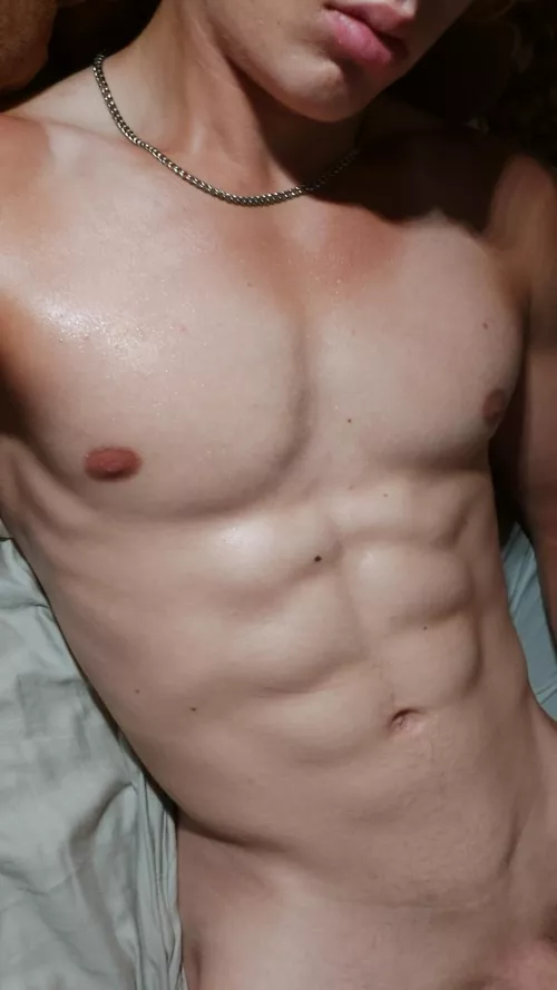 20 for twinks/ femboys w long hair or fit handsome daddys hmu snap: maxhajo1