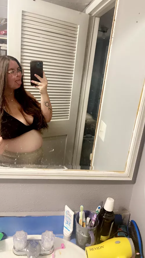 24 weeks pregnant boobs are already leaking 