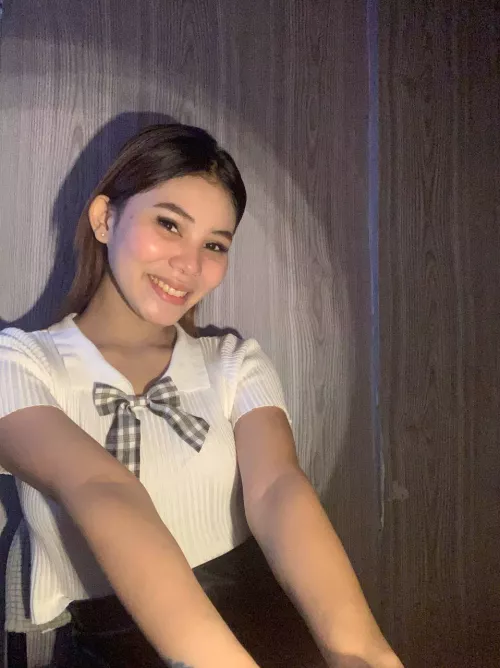 Class is in session, and I’m the teacher’s pet. 😉📚