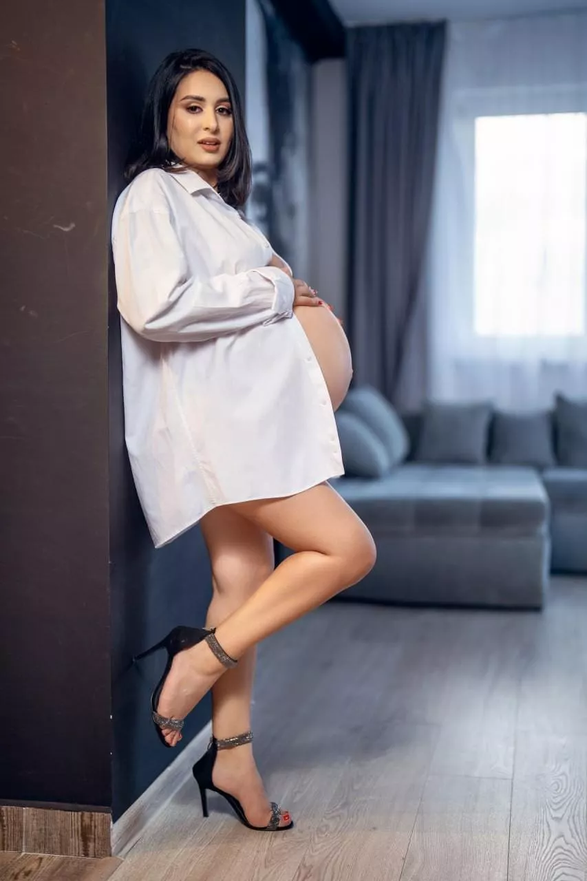 Describe what u’d do to my pregnant body in three words