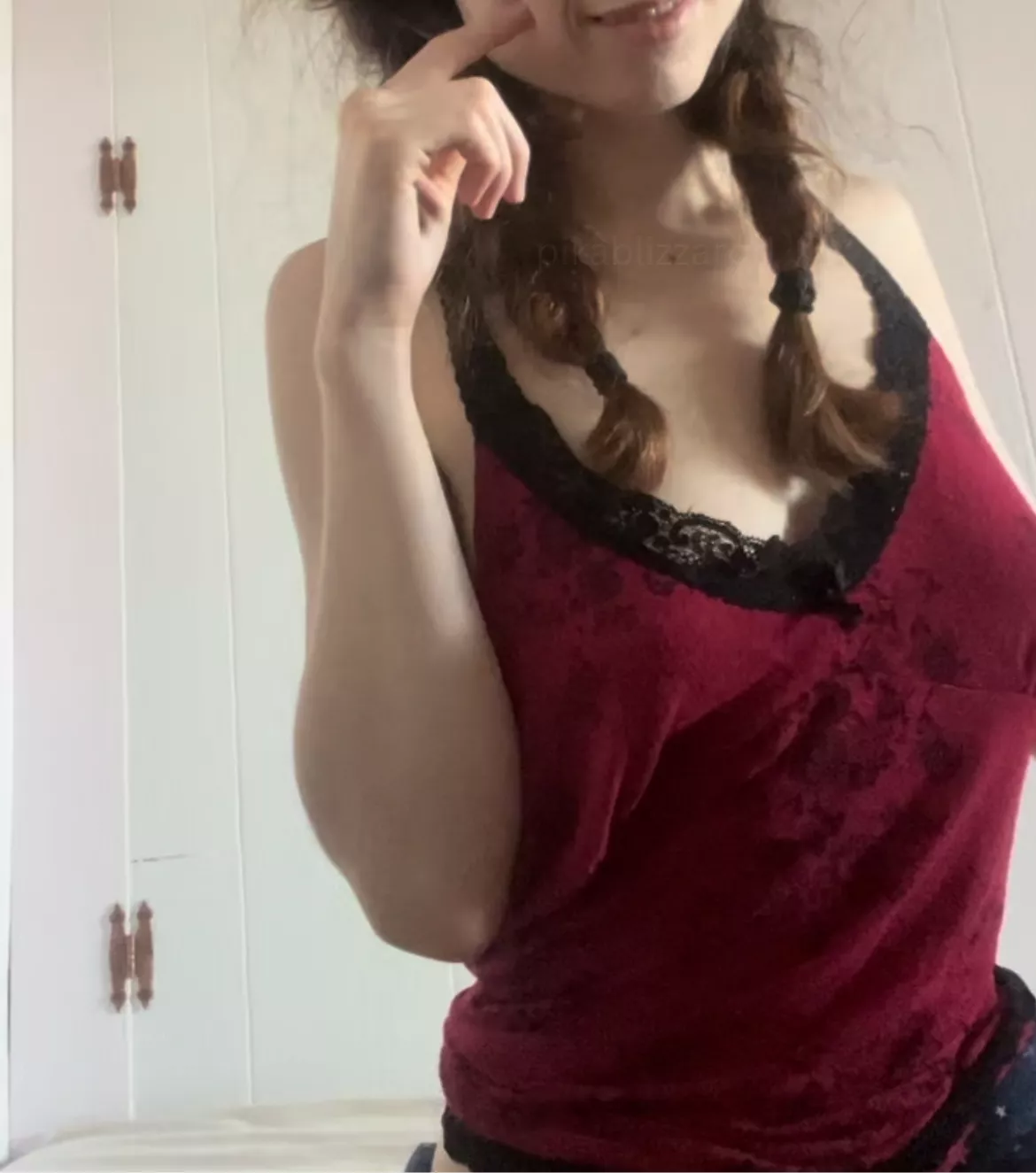 [F] My braids always get so messy… oops lol