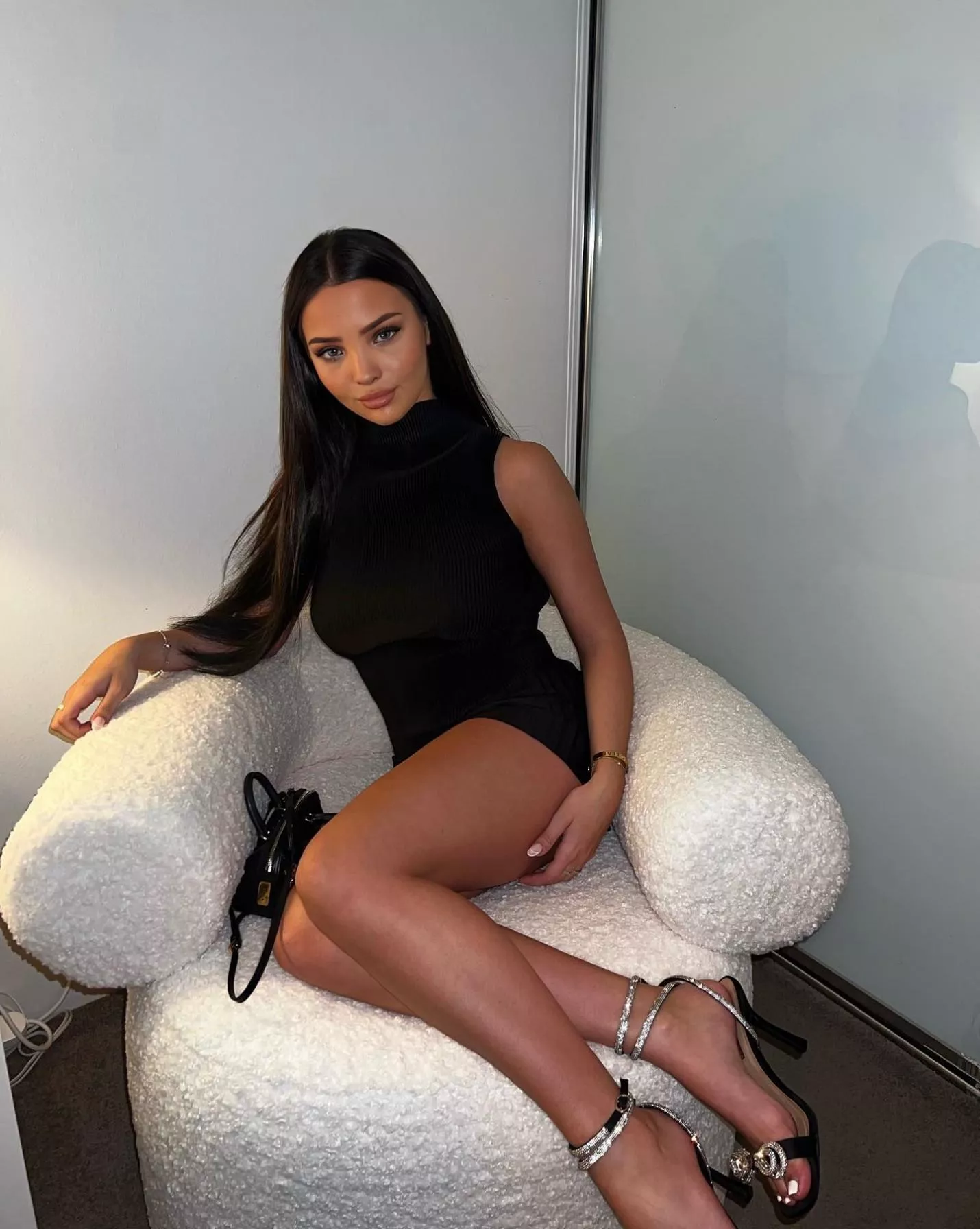 Feeling classy in this outfit