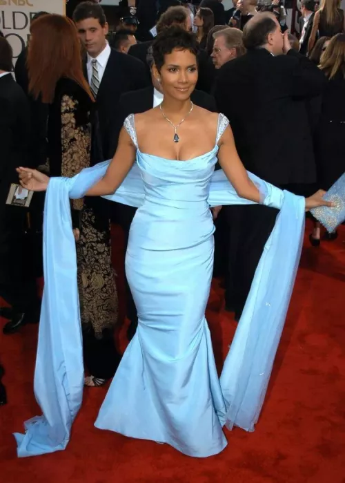 Halle Berry 