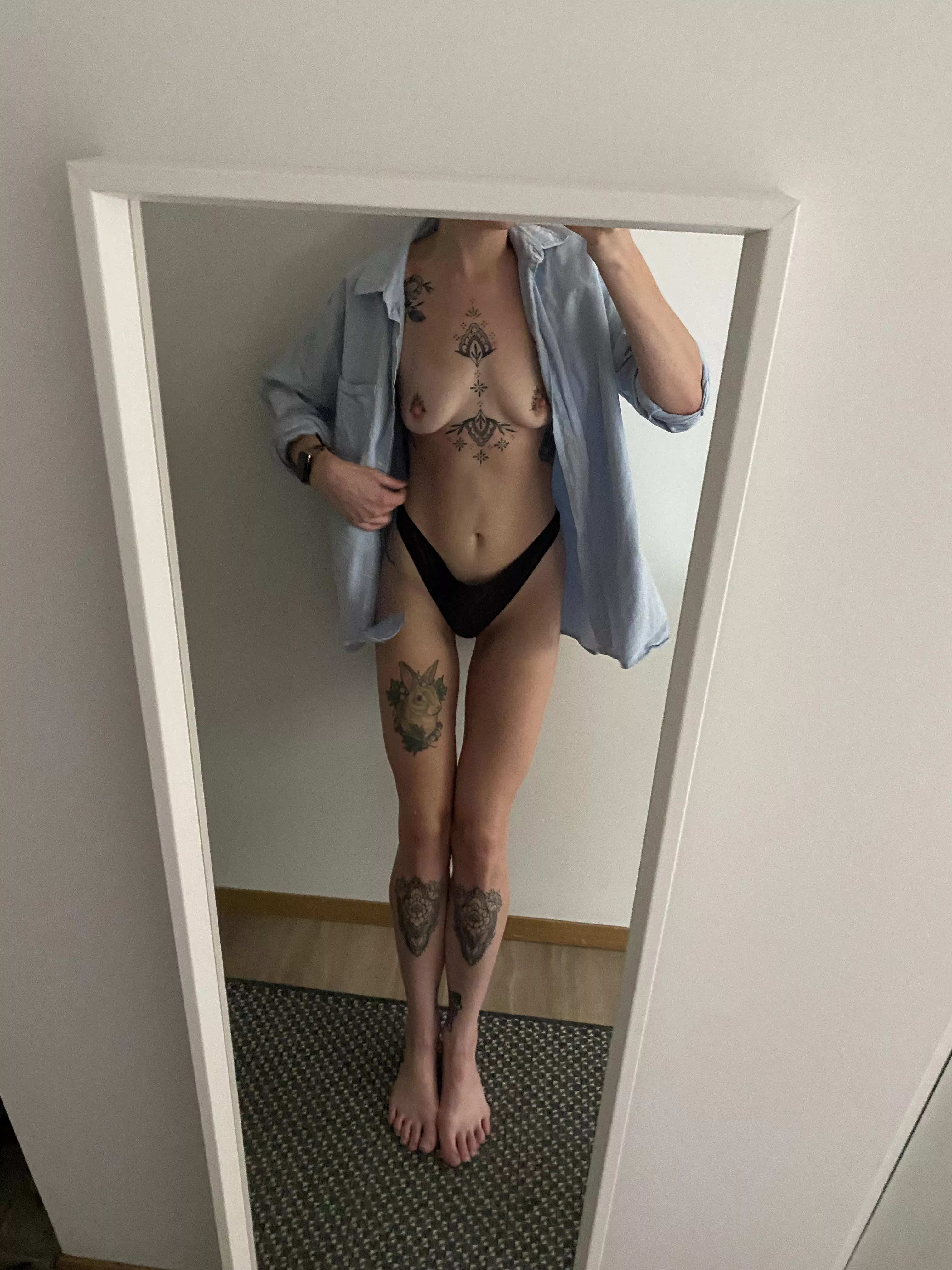 Happy Wednesday babes 🖤