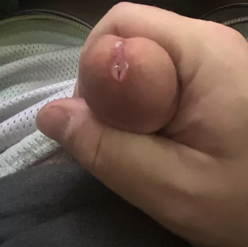 Just thinking about being someone’s good beta makes me leak like this 🥵