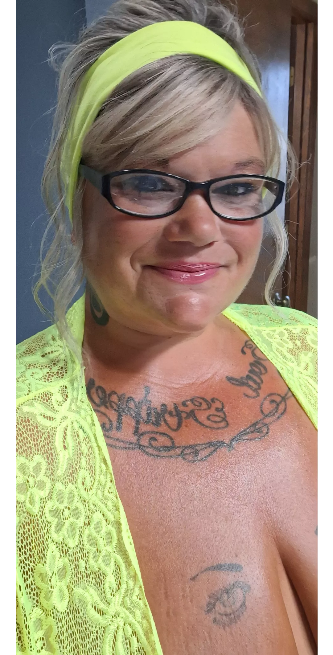 Neon just makes me feel sooo sexy