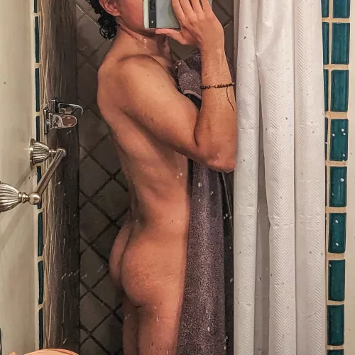 (20) Would you hit it? Big boy