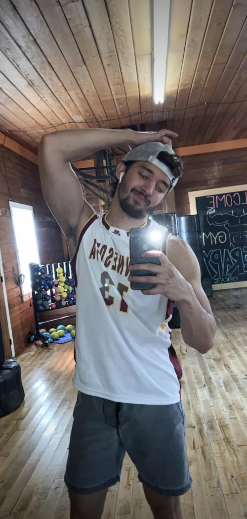 Anybody wanna play smite? Do people here still play it? 😂