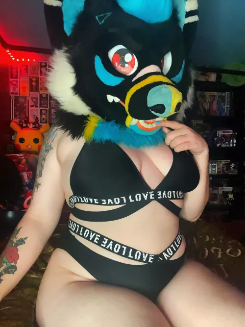 Anyone want to come nap on these thicc thighs? 😘