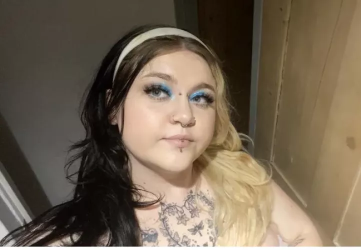 dream is to look like a doll hehe