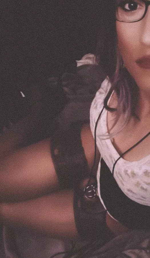 Feminized, caged & plugged … alone in the dark waiting for him. My Friday night.