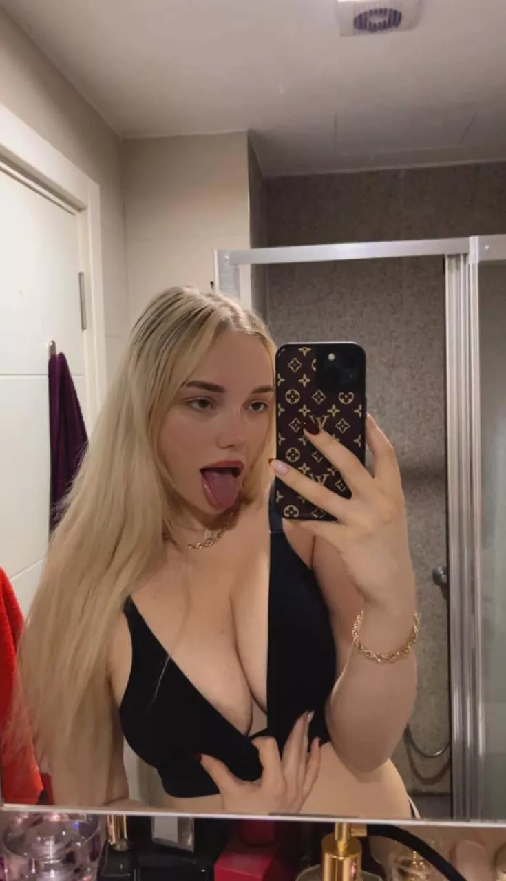 Imagine, how they look like😍🥵 Free Page