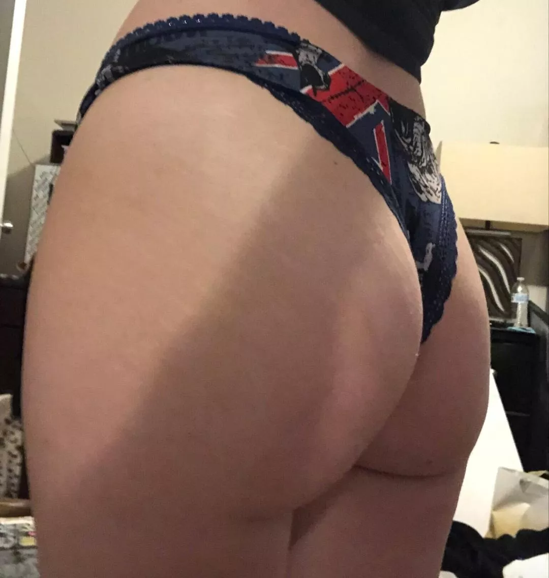 Let's be honest we all know your man wouldn't last if I walked into your bedroom wearing this😉