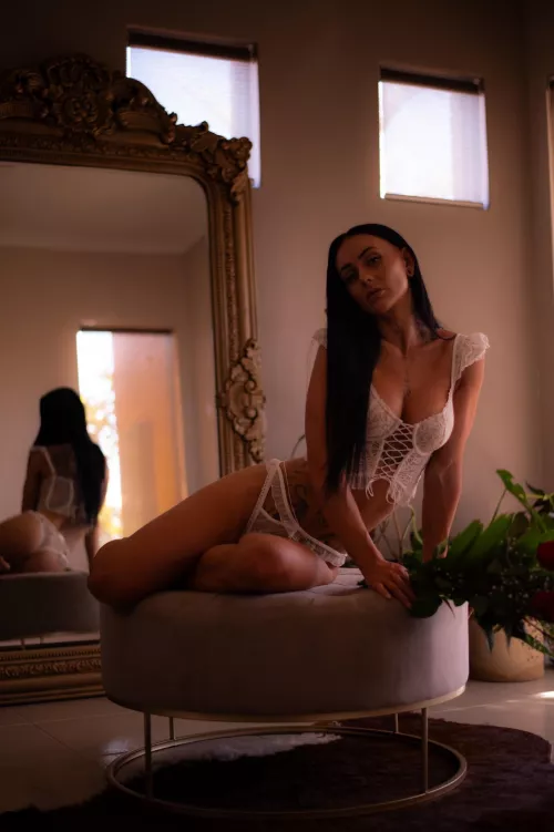 milf looking for a new daddy, anytakers?