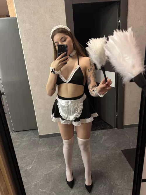 My house always has clean mirrors for photos