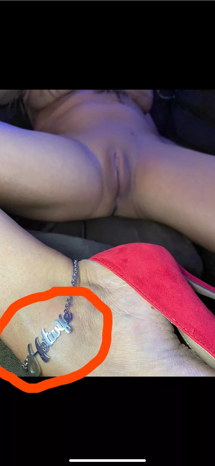 No one ever notices.I wear it everytime I go out