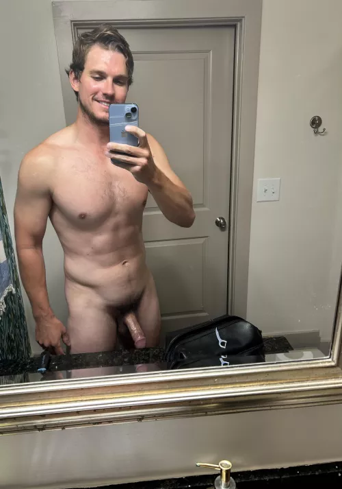 Nothing like a nude midnight selfie 