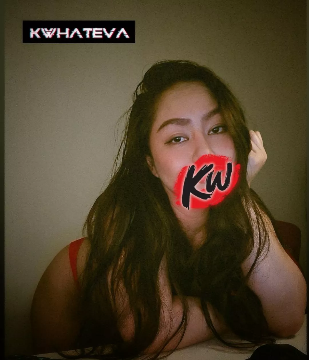 Now my life is sweet like cinnamon. Like a (f)ucking dream I'm living in. Baby, love me 'cause I'm playing on the radio.