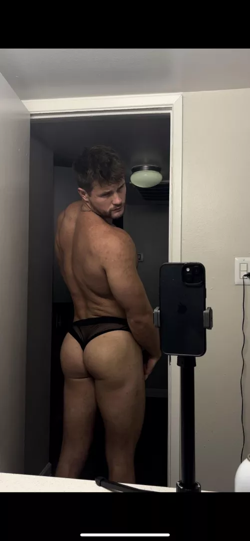 That man has ALOT of ASS (I’m that man) (24)