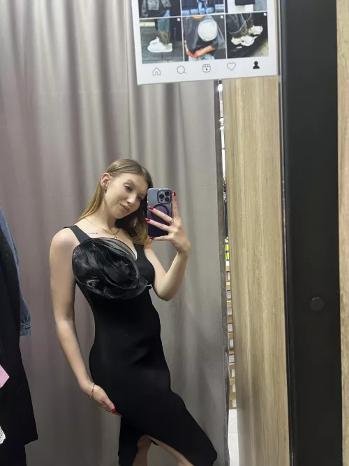 Black color is suitable for red hair