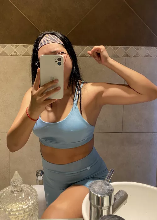 Can you see the beads of sweat running down my armpits?