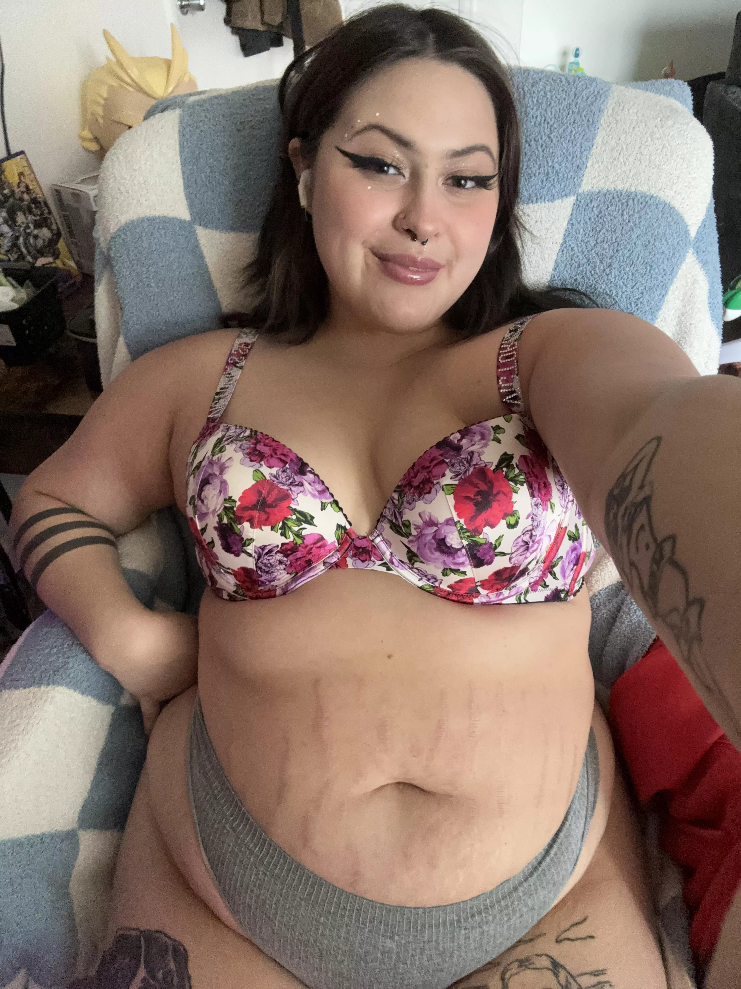 first post here! hello everyone 😋