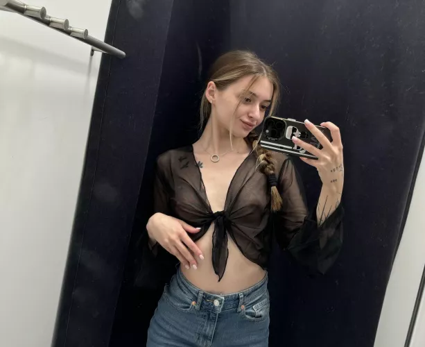 I love taking selfies in changing room