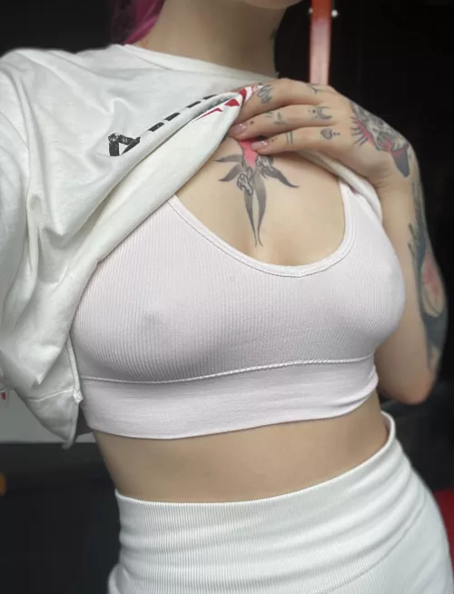 I love things that show my nipples