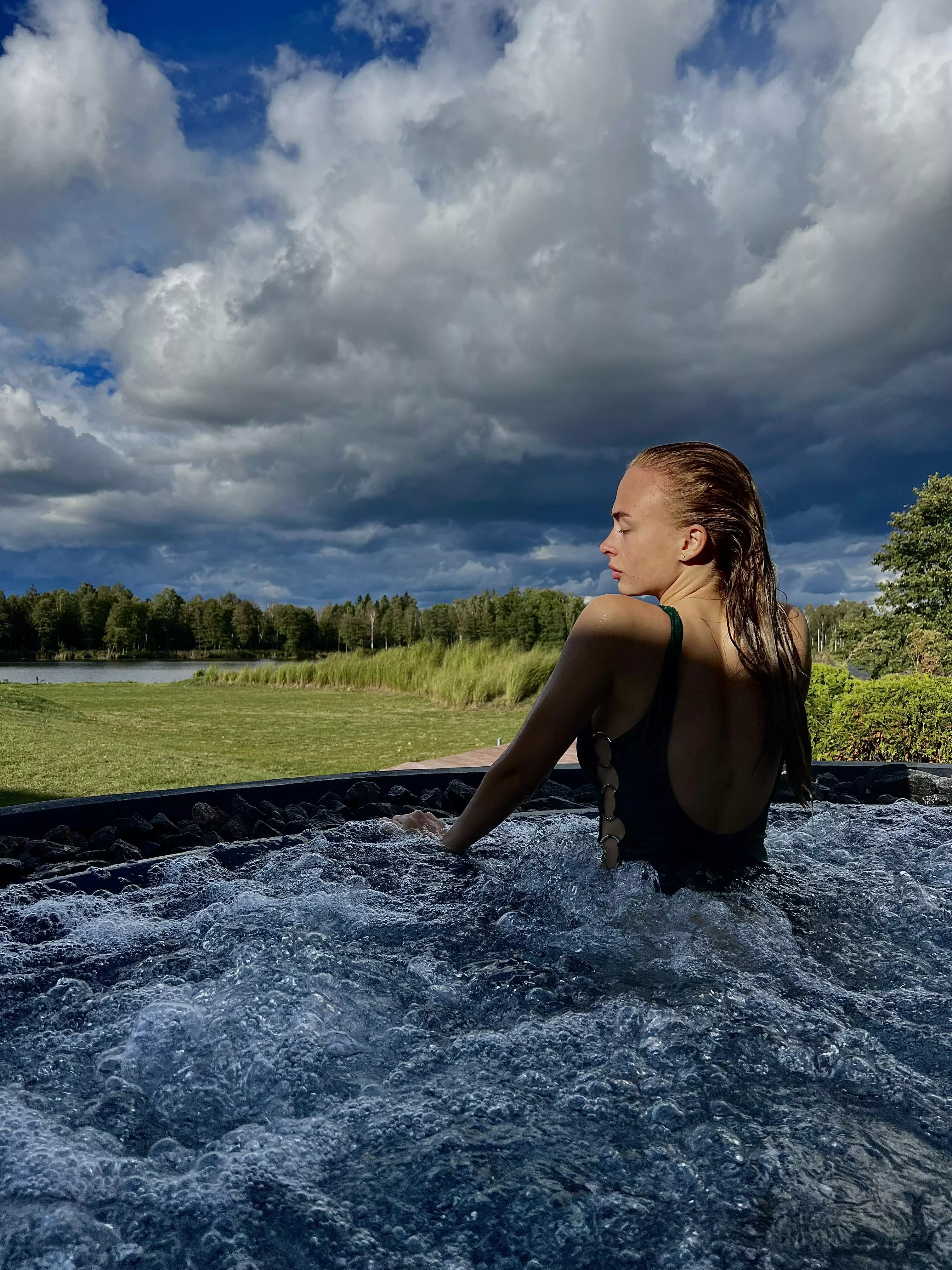 Id love some company, bathing alone can be so boring...