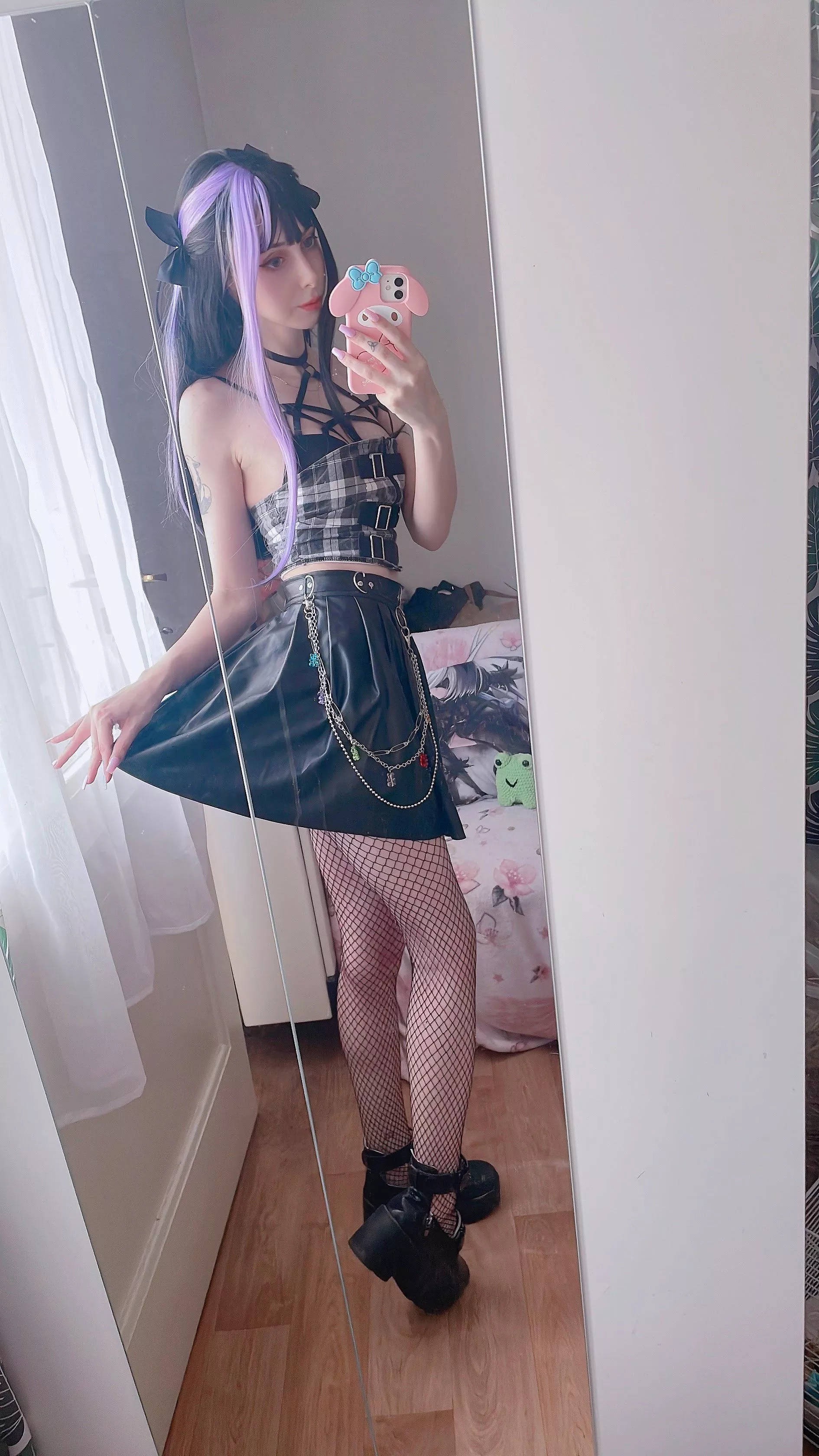 Is this an acceptable outfit for a first date?