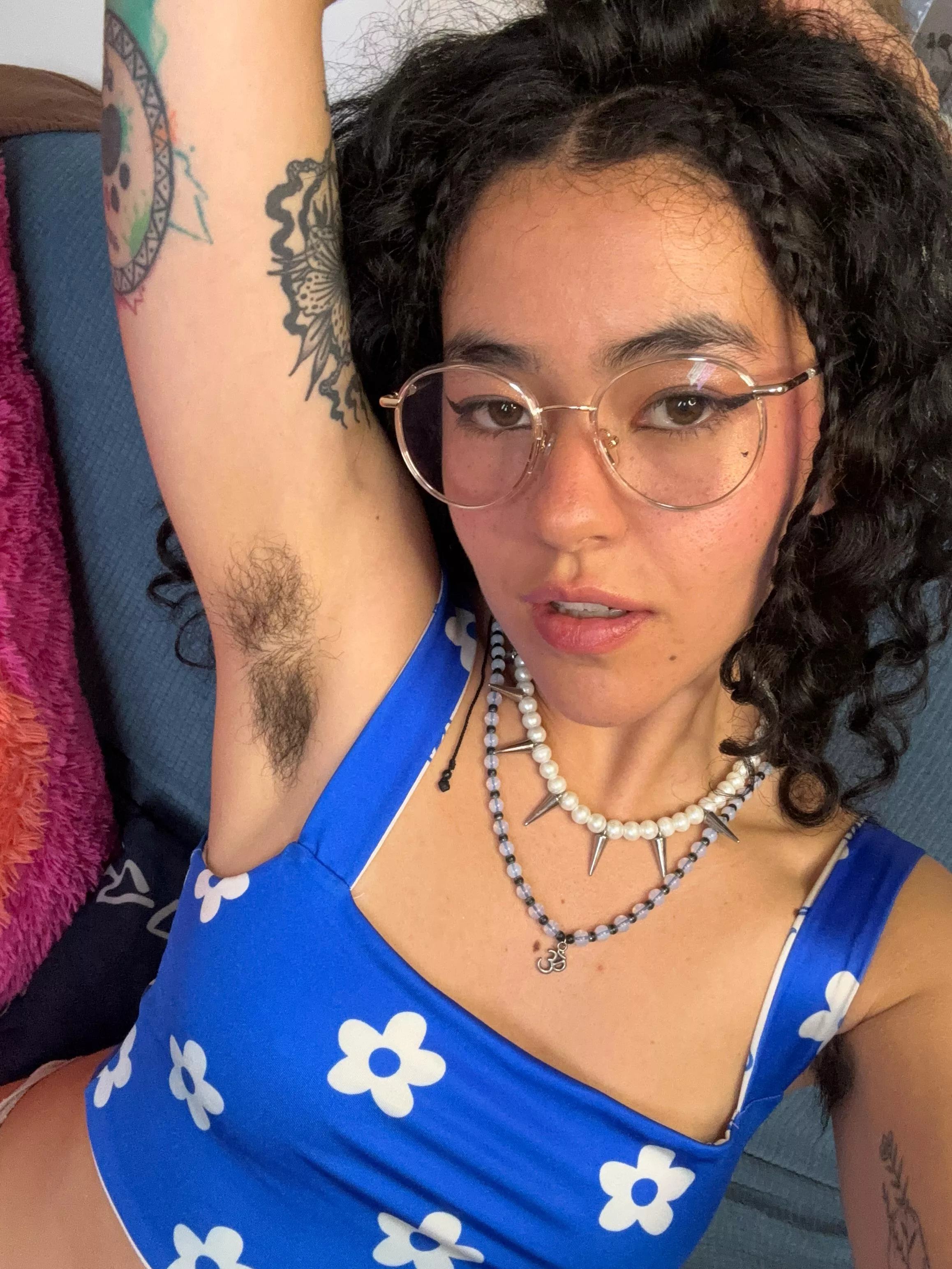 I’ve never worn deodorant, because it bothers my skin. So does shaving. Wondering what men think of all natural girls like me 🧘‍♀️