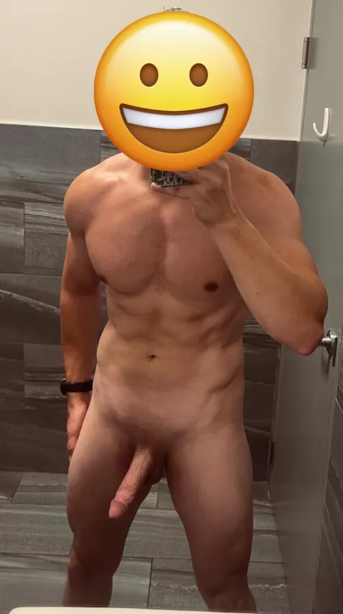 Meet me in the gym shower? (32)