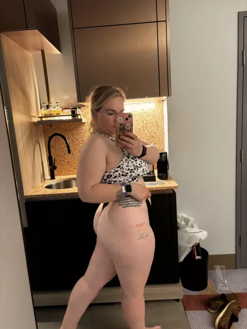 What’s your favorite thing about curvy women? 