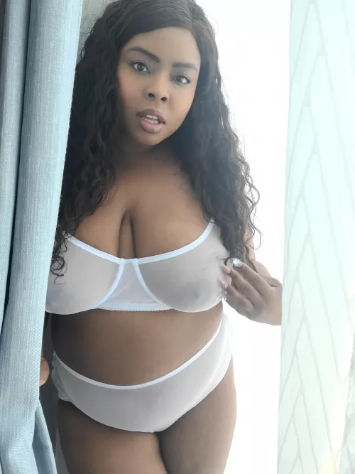 White looks good in me.. imean on me!