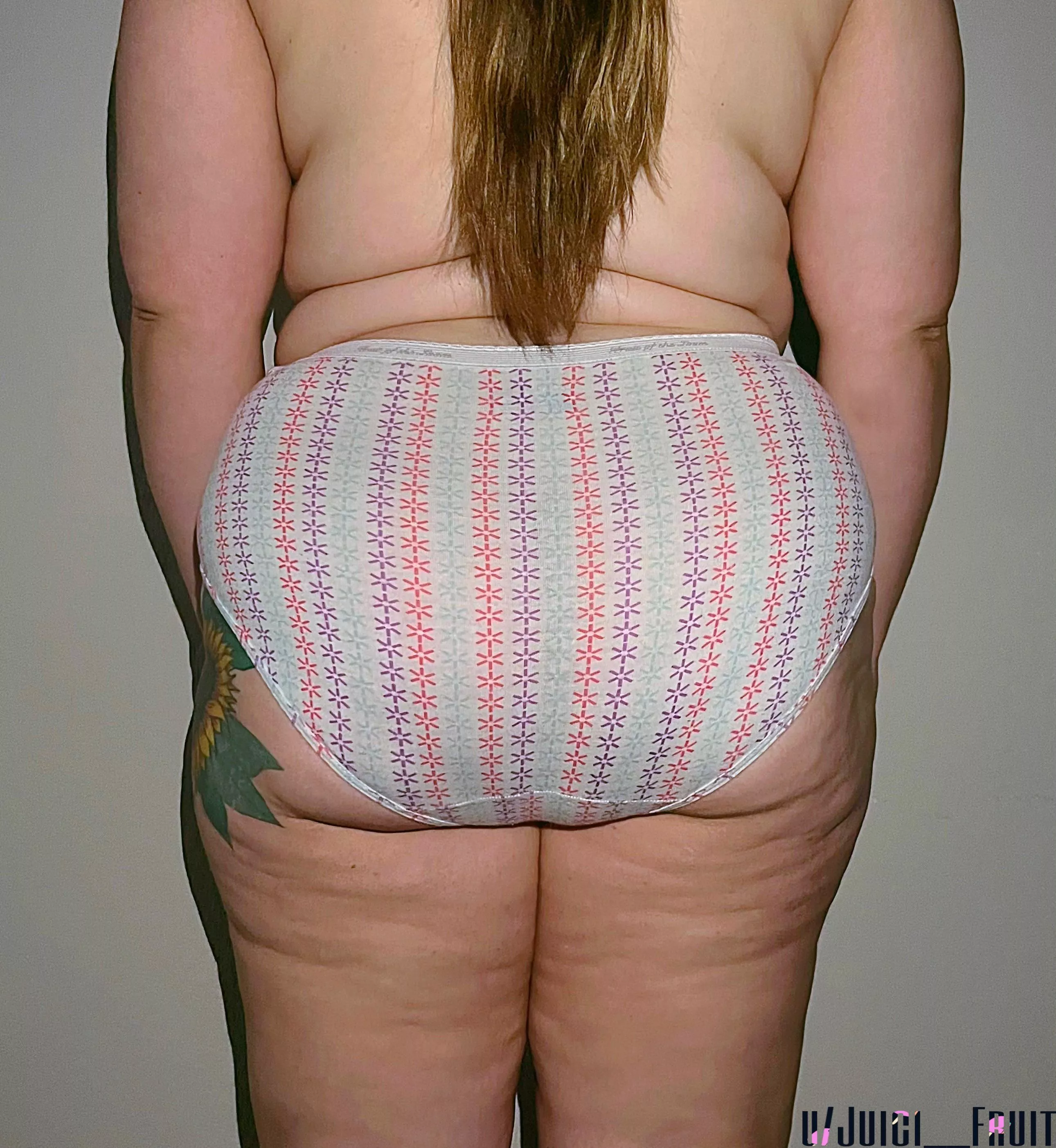 Who doesn’t love big panties on a big booty?🤔