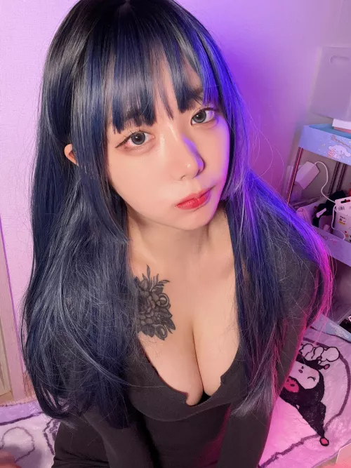 wondering who'd rip my dress :o 