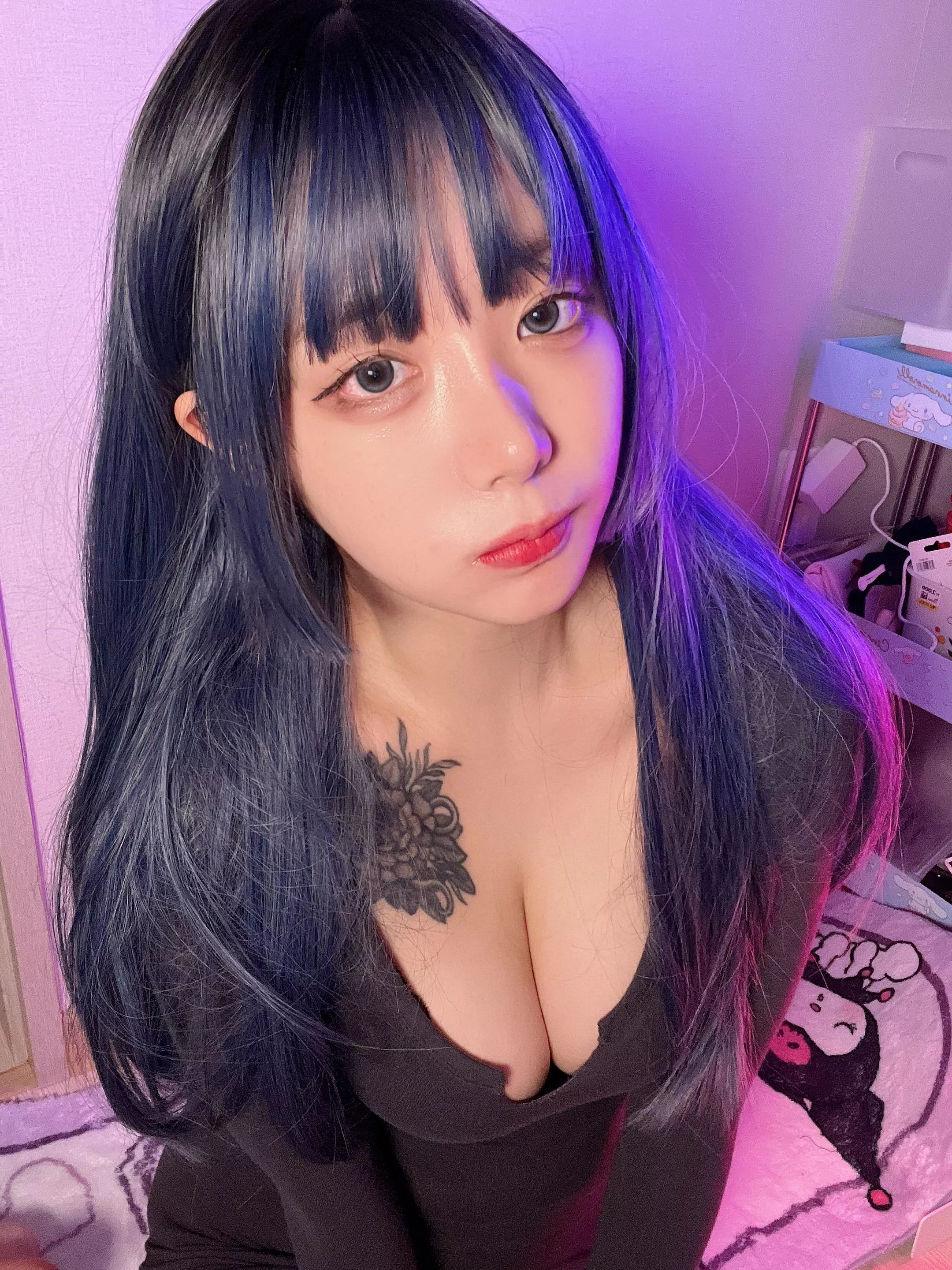 wondering who'd rip my dress :o 