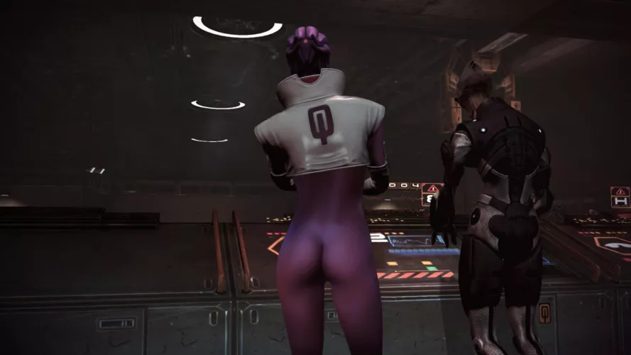 Aria can walk around half nude if she wants to. No one is going to say shit. (Rastifan)