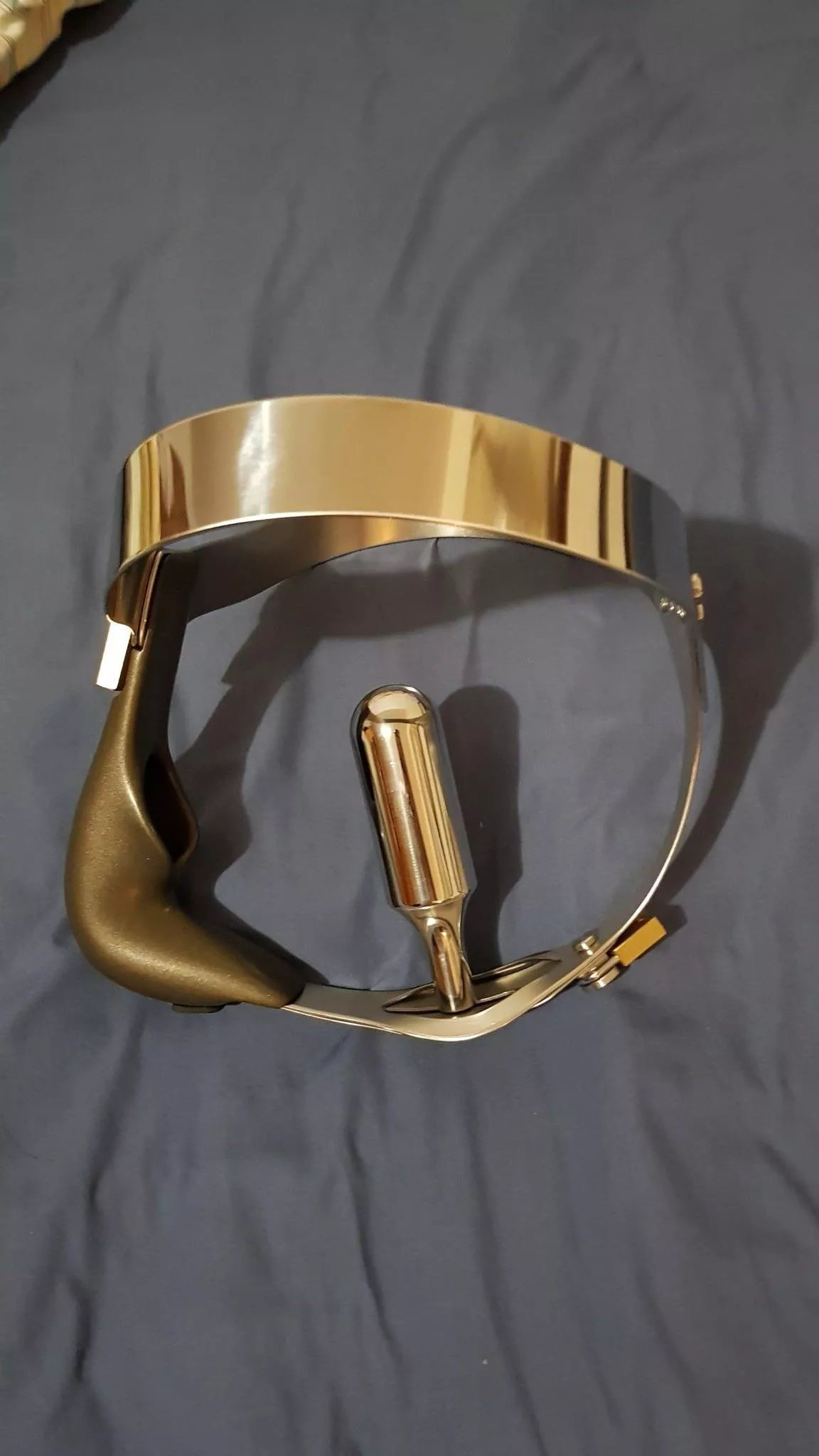 Does anyone know the manufacturer?