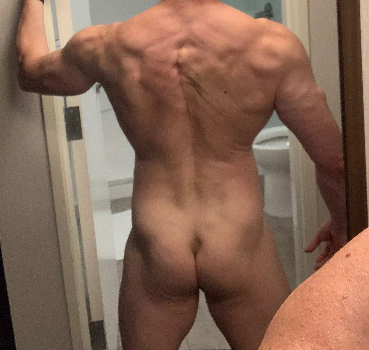 Gotta keep the glutes tight.