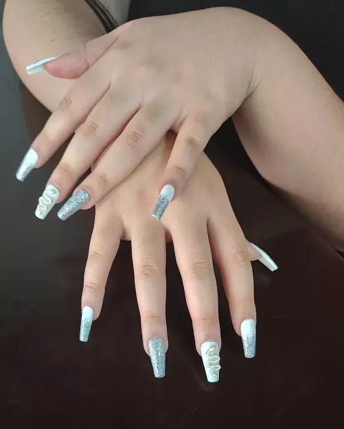 I can wear my long nails for you bby!