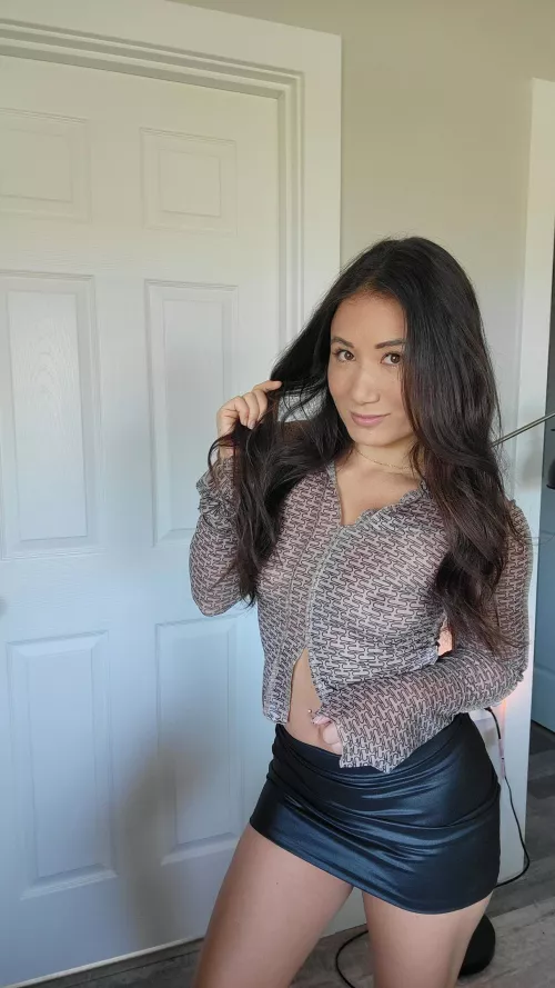 Letting my outfit do the teasing for me!