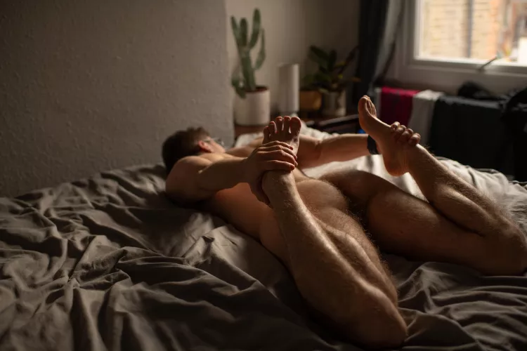 Morning stretches?😈🍑