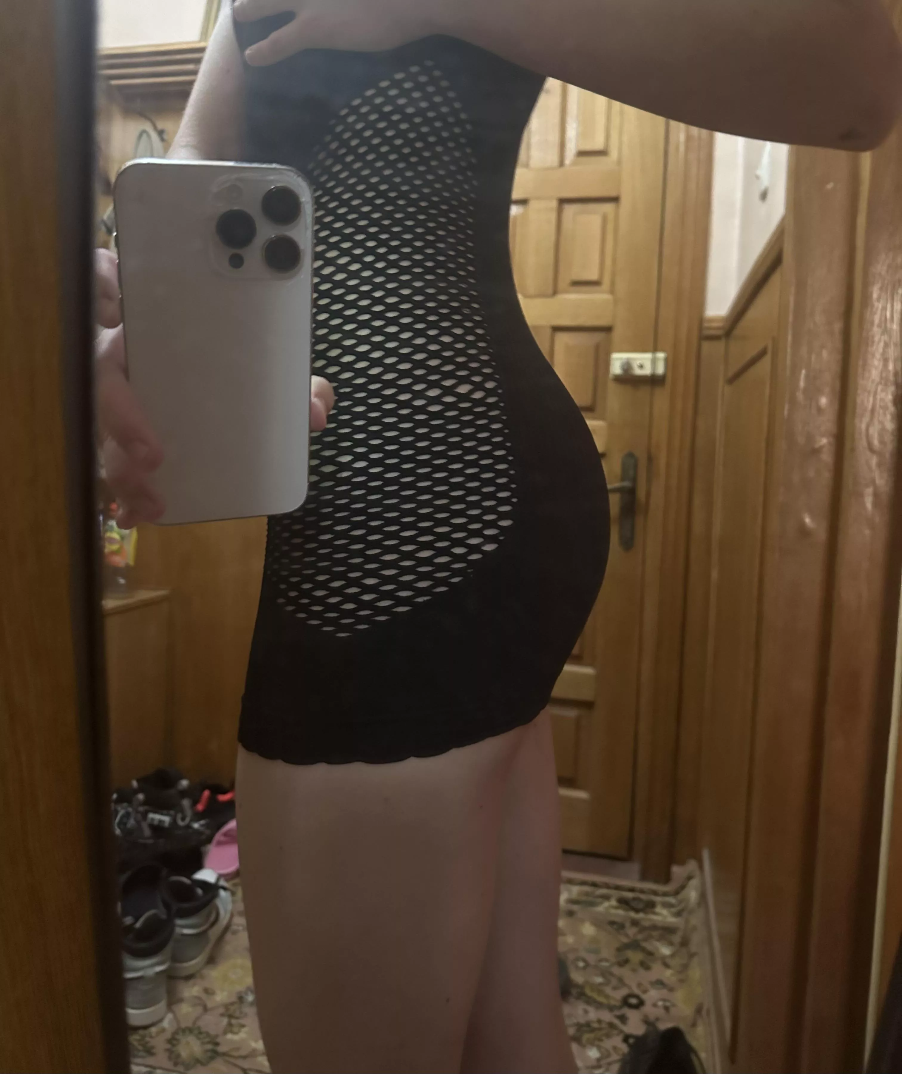 [18]Does this dress look good on me :3 (first post btw)